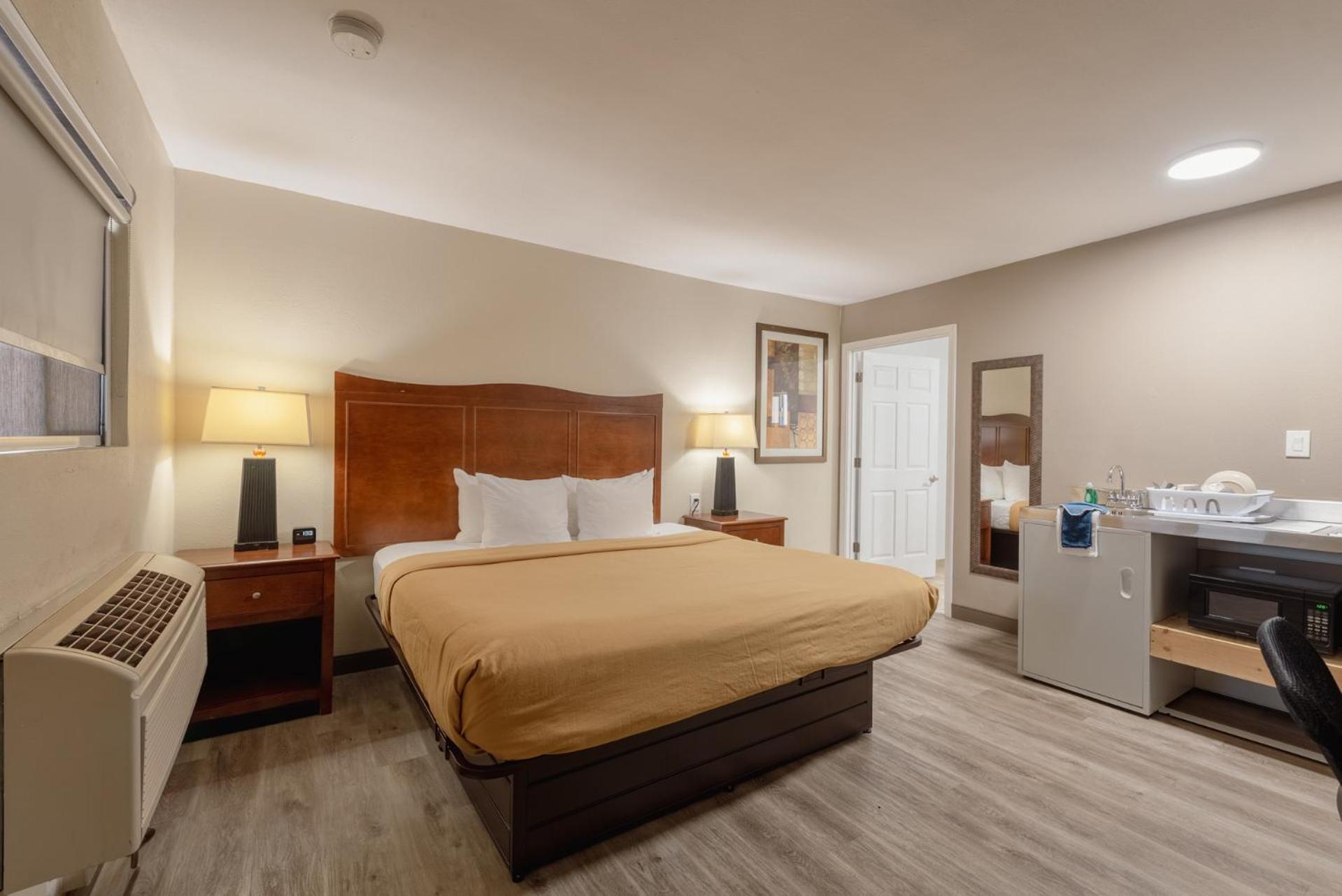 Suburban Hotel 2*